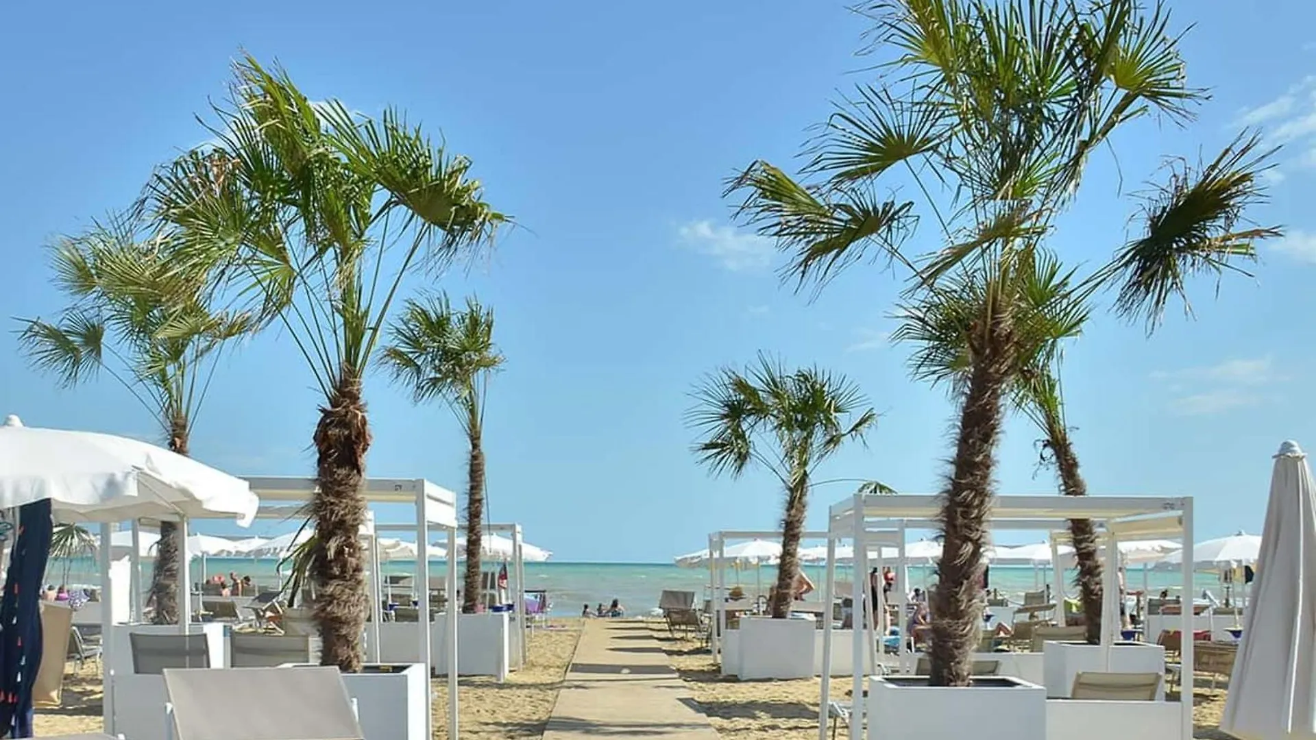 Chic Seaview Apartment With Private Terrace Bibione