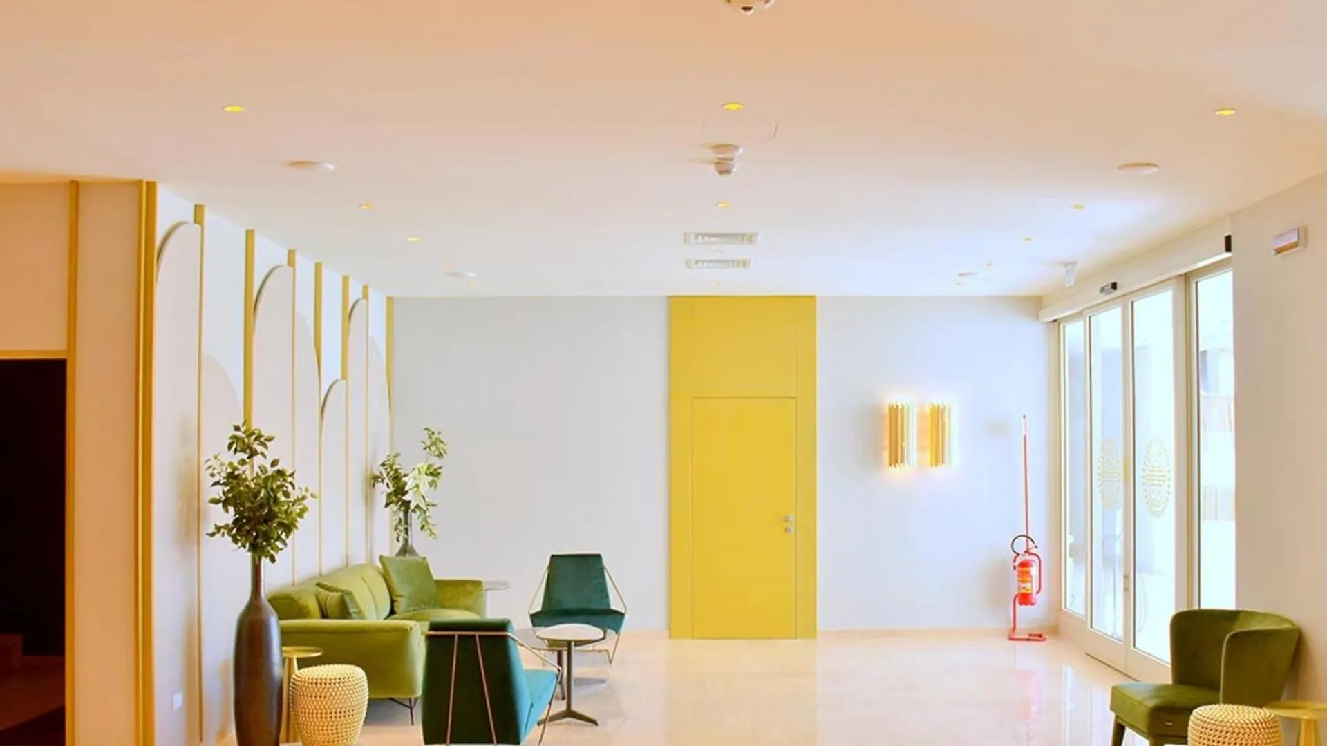Chic Seaview Apartment With Private Terrace Bibione Italy