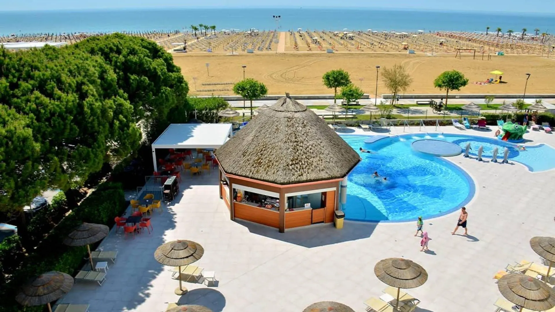 Chic Seaview Apartment With Private Terrace Bibione