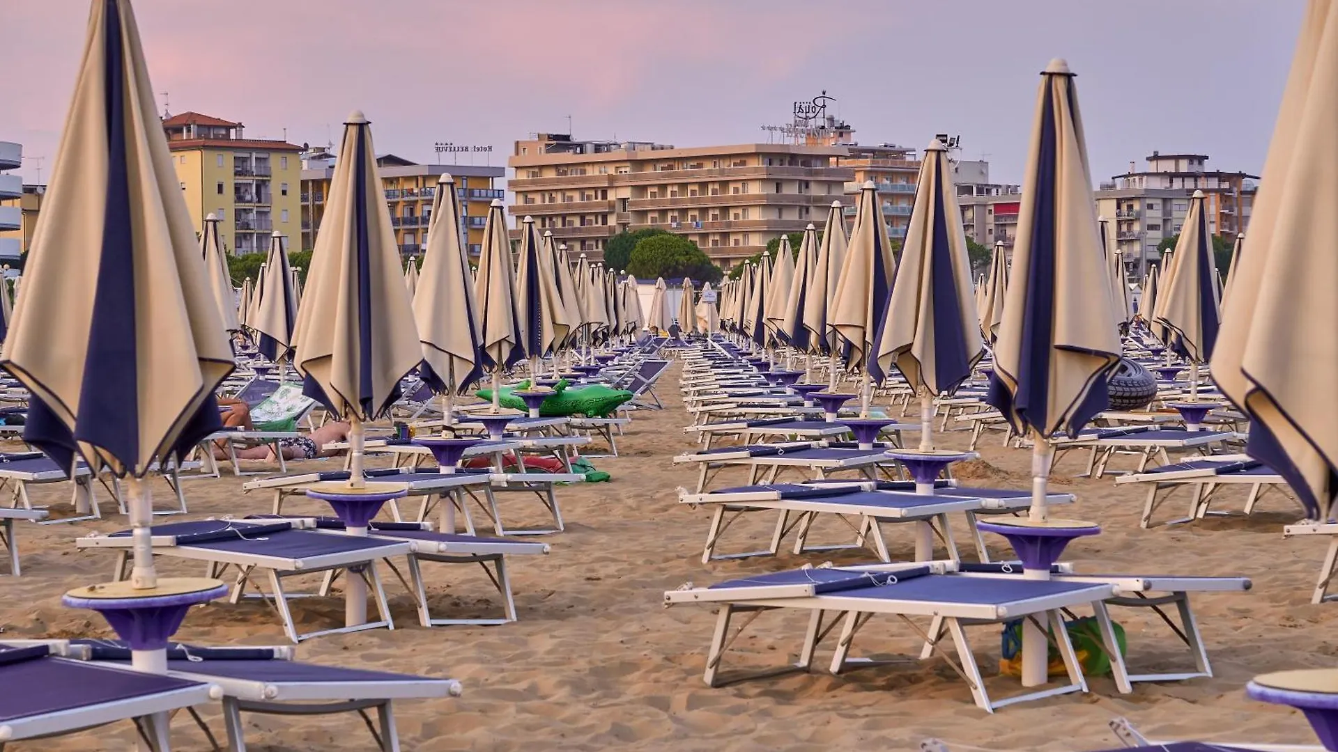 Chic Seaview Apartment With Private Terrace Bibione