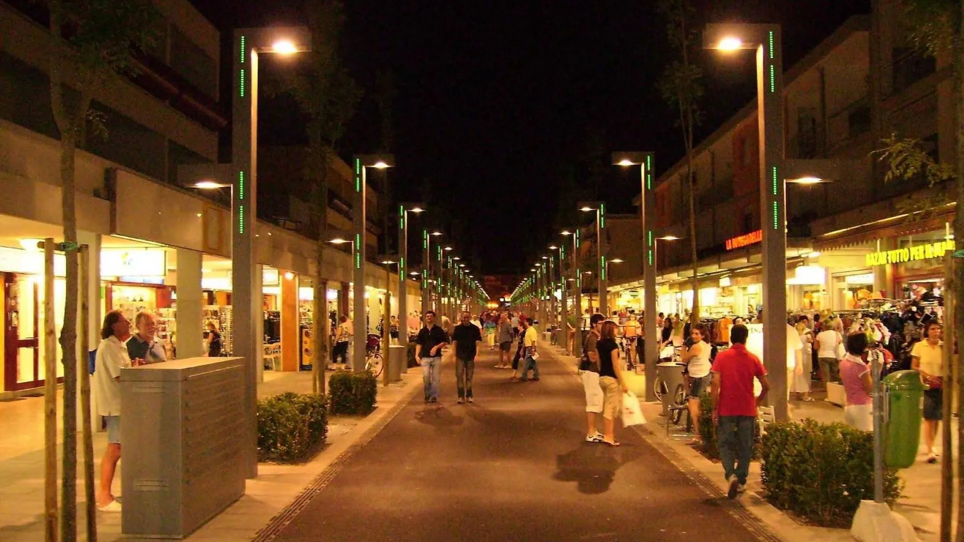 Chic Seaview Apartment With Private Terrace Bibione Italy
