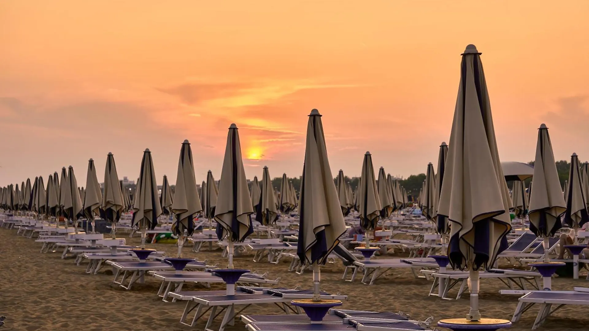 Chic Seaview Apartment With Private Terrace Bibione